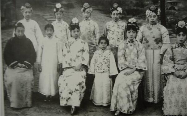 管家婆―八肖版100