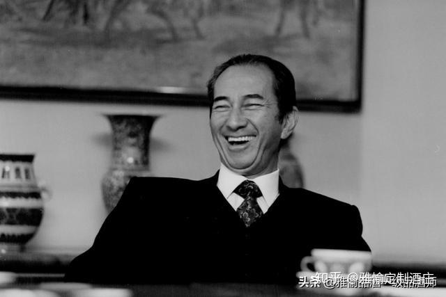 澳门六叔何鸿燊的传奇人生与最新现状，从辉煌到淡出的视频回顾澳门六叔可靠吗?