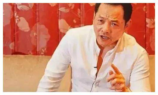 揭秘澳门六叔的真实身份，赌坛传奇的幕后故事澳门六叔现状