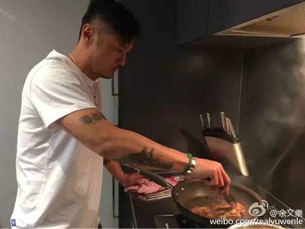 揭秘澳门六叔的真实身份，一张高清大图背后的传奇故事澳门六叔的真实身份照片高清大图最新版本下载